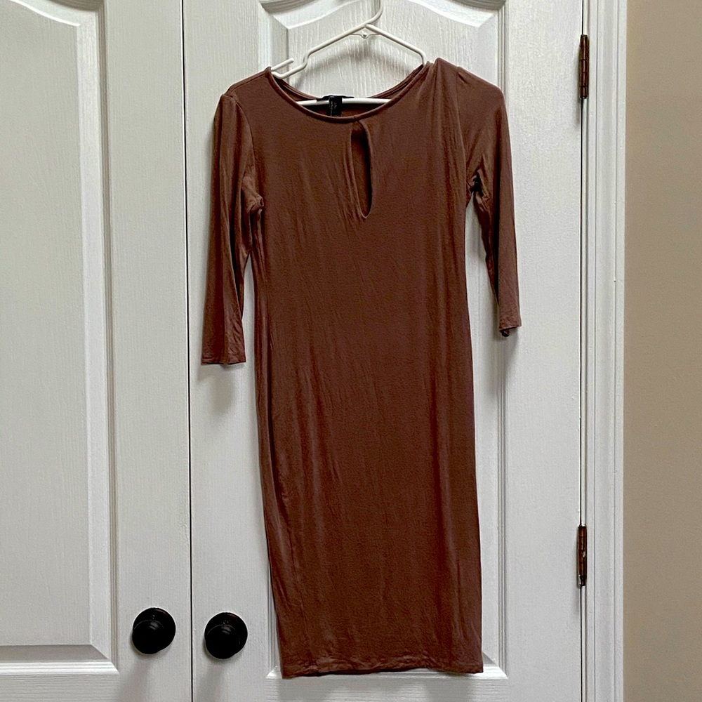 Slim-fitting Taupe Dress